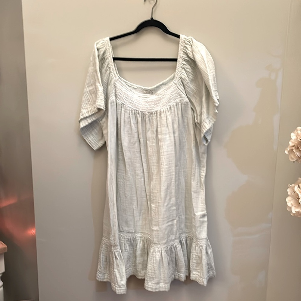 Soft mint green dress